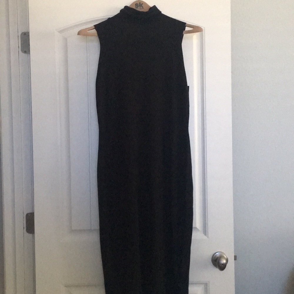 Black sleeveless tight dress